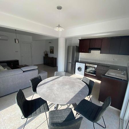Cosy Apartment In Kato Paphos With Pool Access Exterior foto